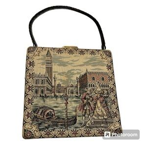 Vintage Italian Lamarquise tapestry hand bag